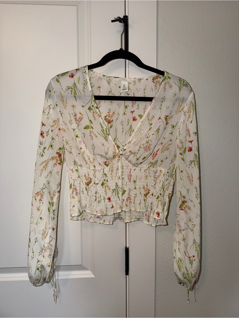 H&M Floral V-Neck Long Sleeve Smocked Waist Top - White/Green